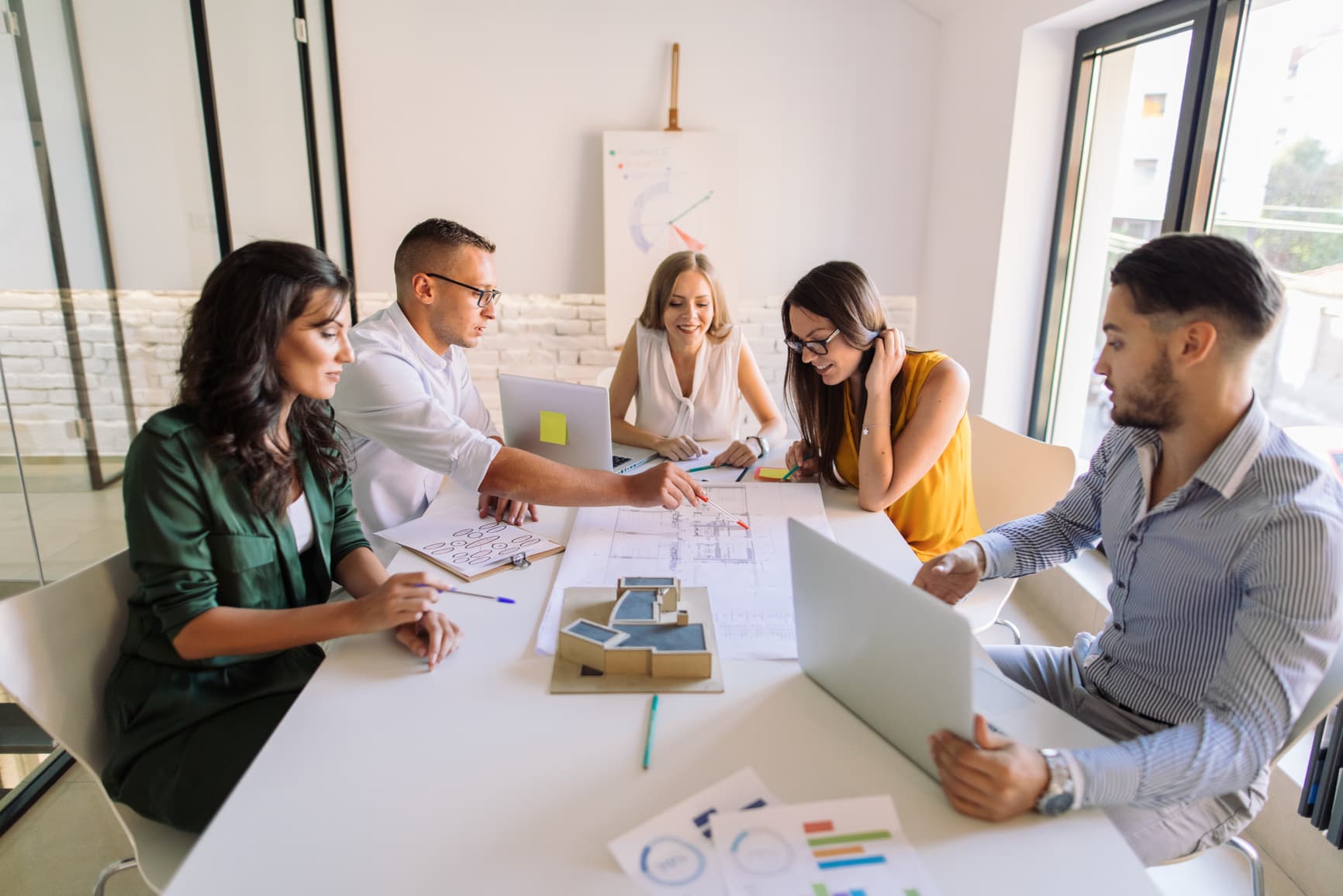 A collaborative financial consultation team